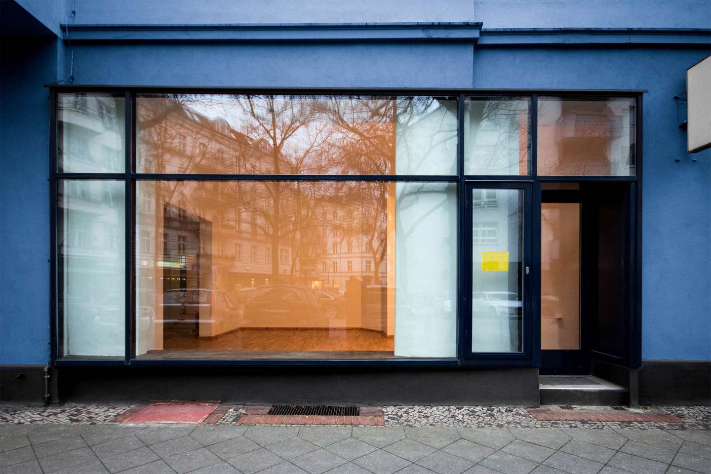 Vente du local commercial à une SCI familiale : le locataire a-t-il un droit de préférence ?