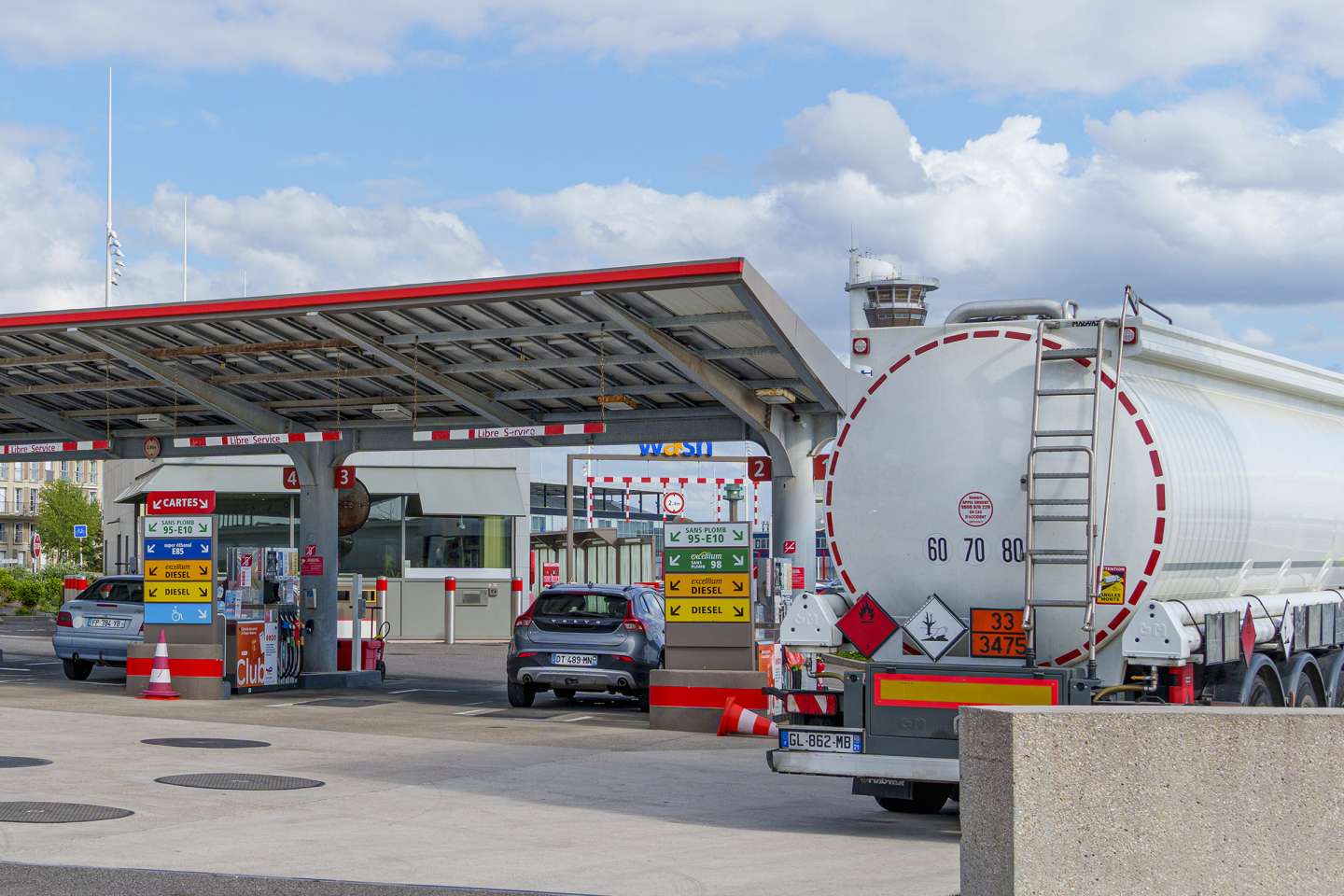 Prix des carburants : le point sur les aides aux entreprises et aux « grands rouleurs »